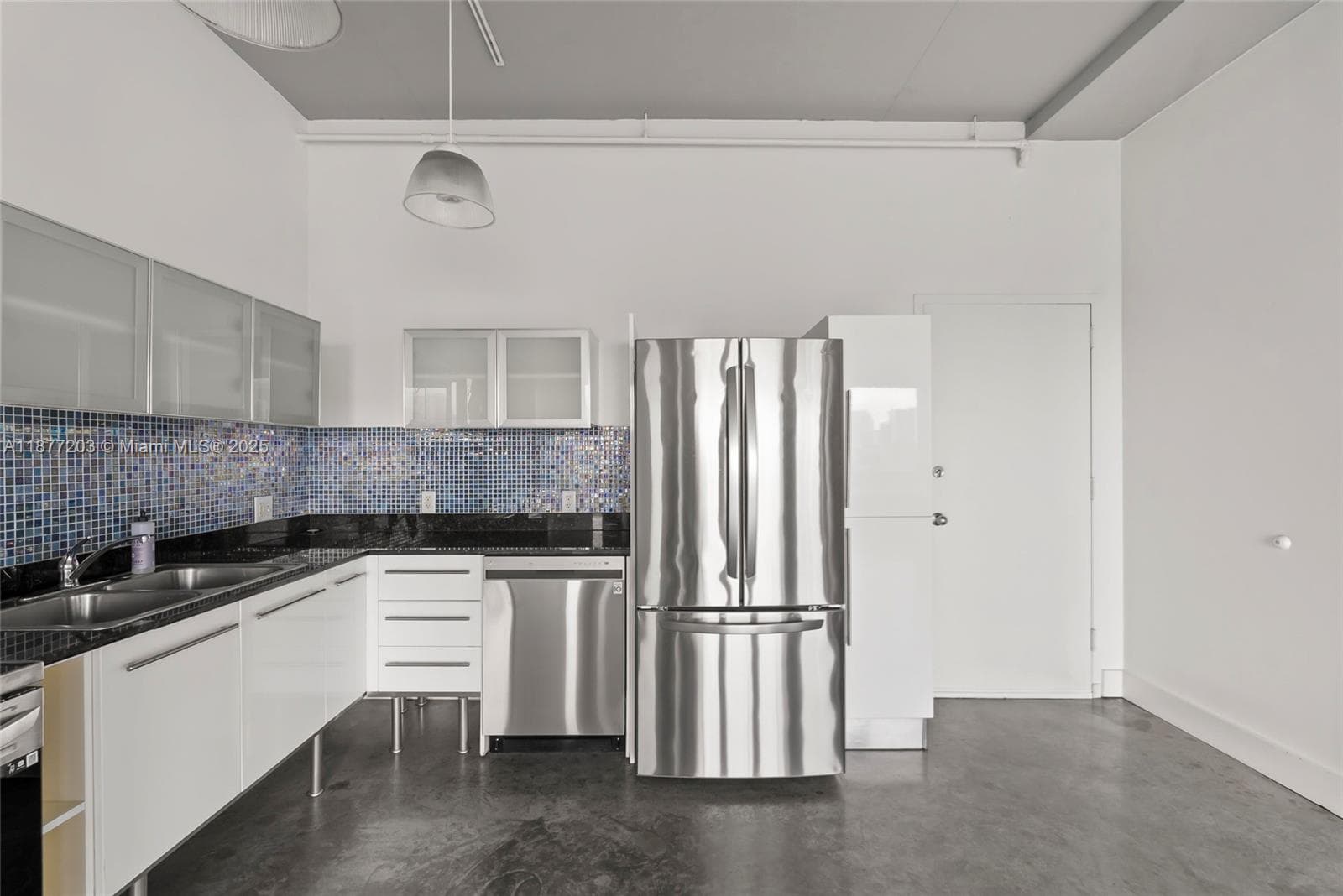 NeoLofts · #1006 in Miami - Photo 7