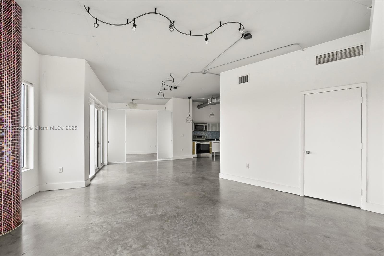 NeoLofts · #1006 in Miami - Photo 9