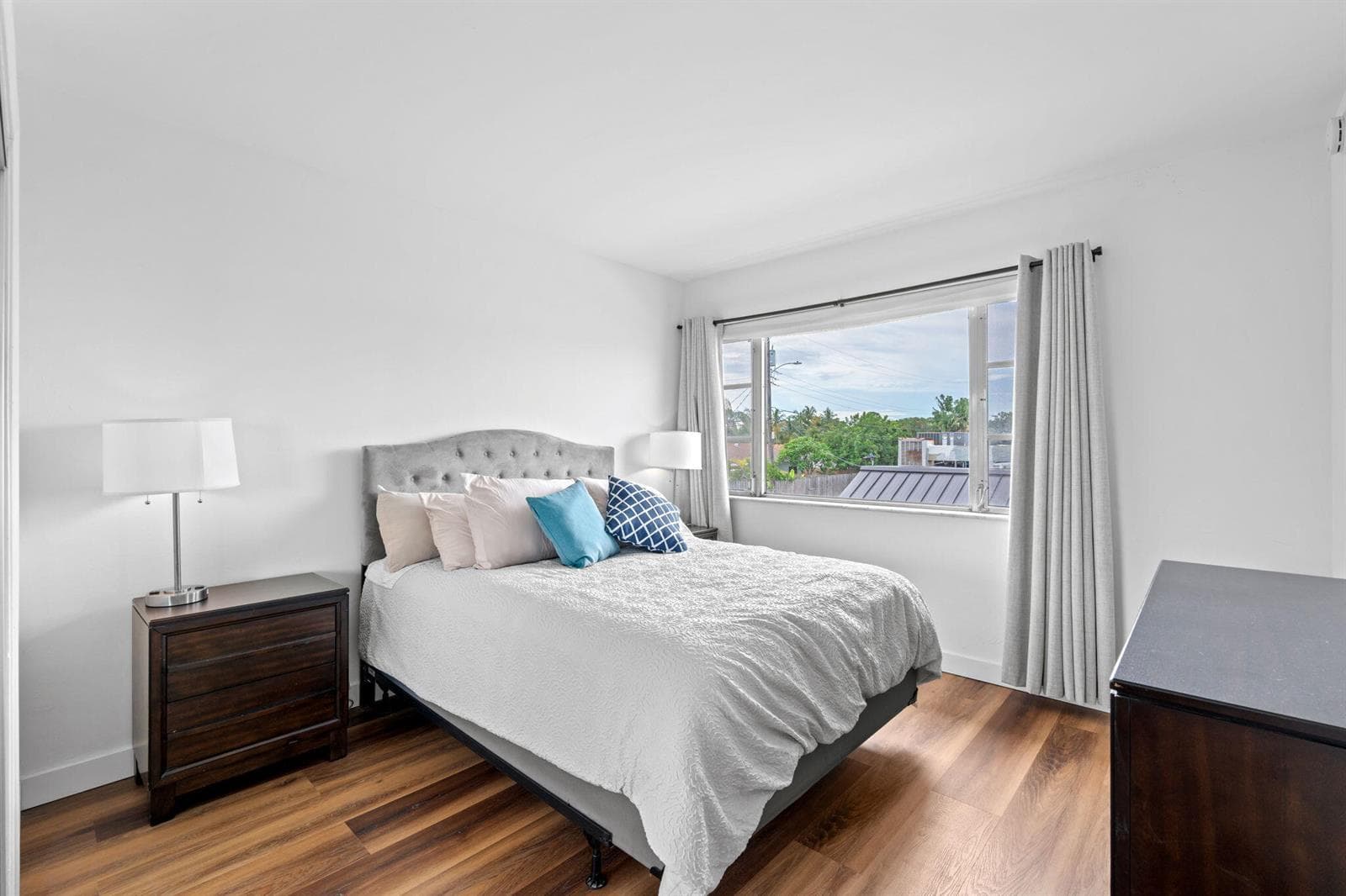 17-web-or-mls-A7408871