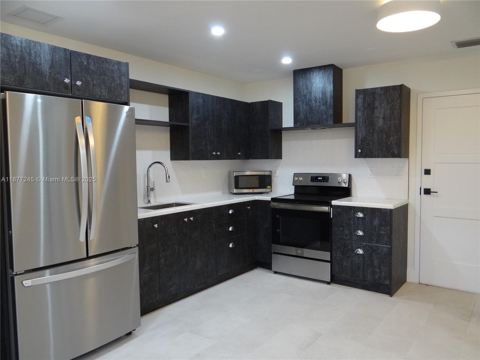 REED LAND CO · #C in Dania Beach - Photo 10