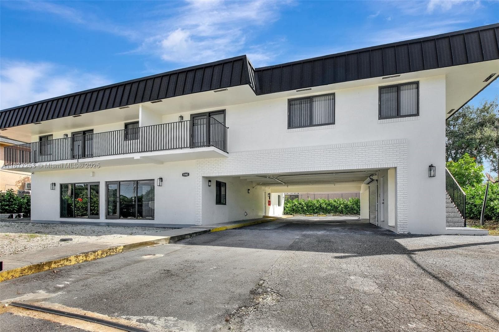 REED LAND CO · #E in Dania Beach - Photo 1