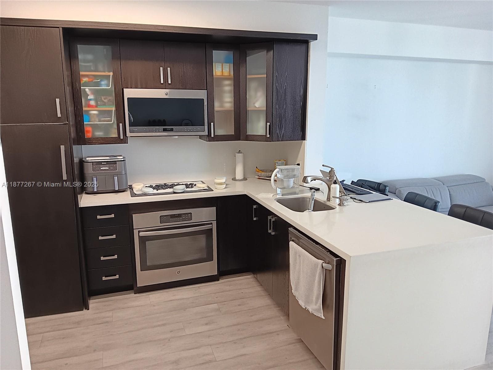 BLUE LAGOON CONDO · #1412 in Miami - Photo 6