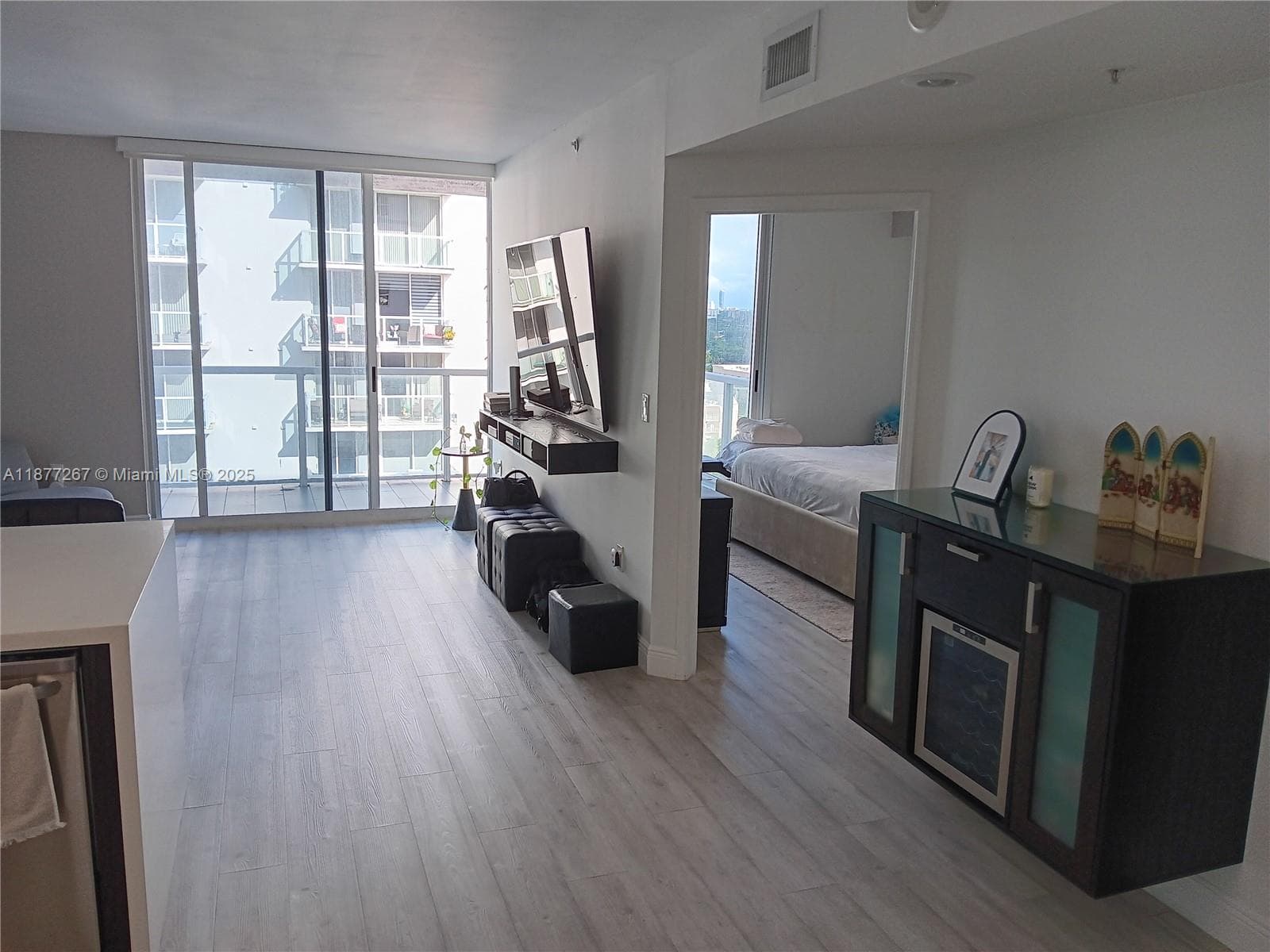 BLUE LAGOON CONDO · #1412 in Miami - Photo 4