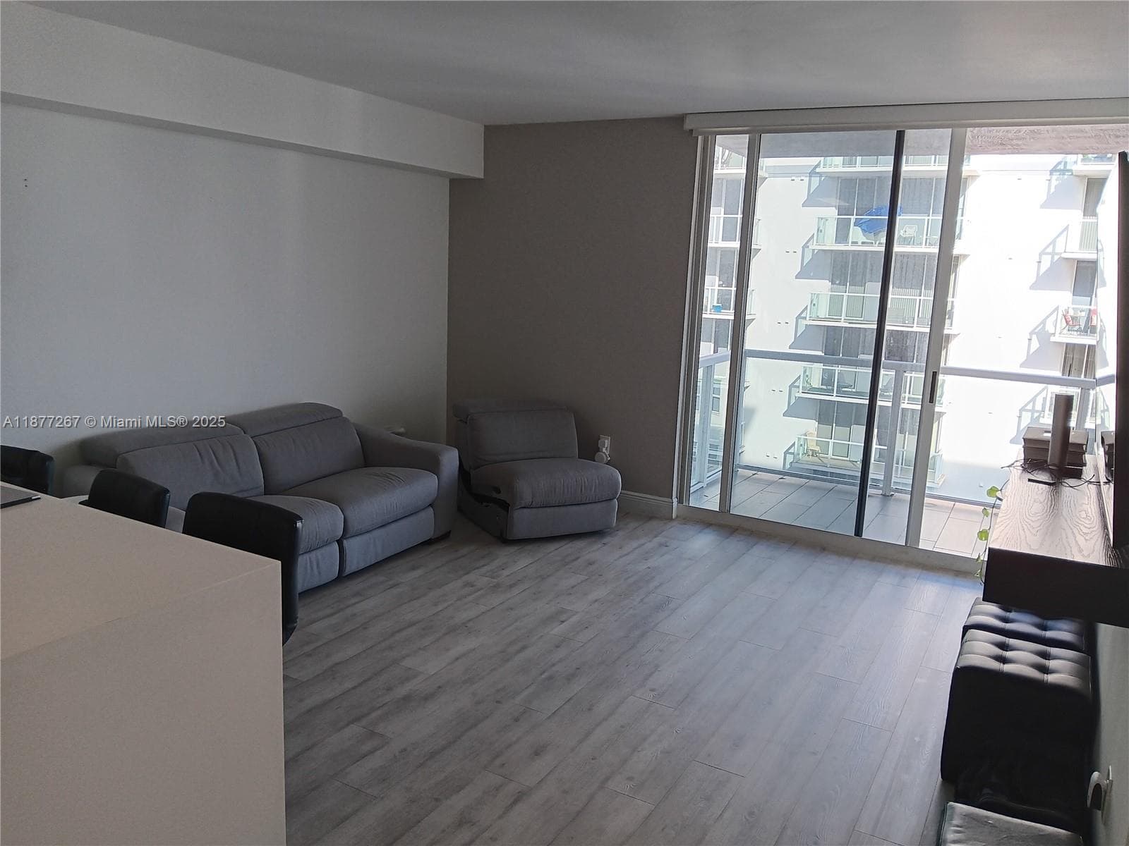 BLUE LAGOON CONDO · #1412 in Miami - Photo 8