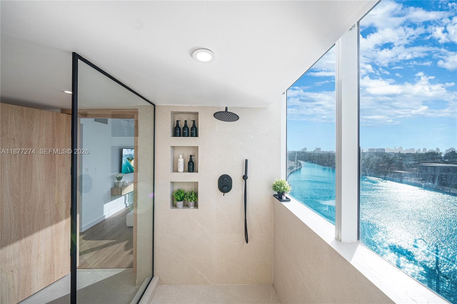 KING DAVID TOWERS CONDO · #704 in Miami Beach - Photo 5