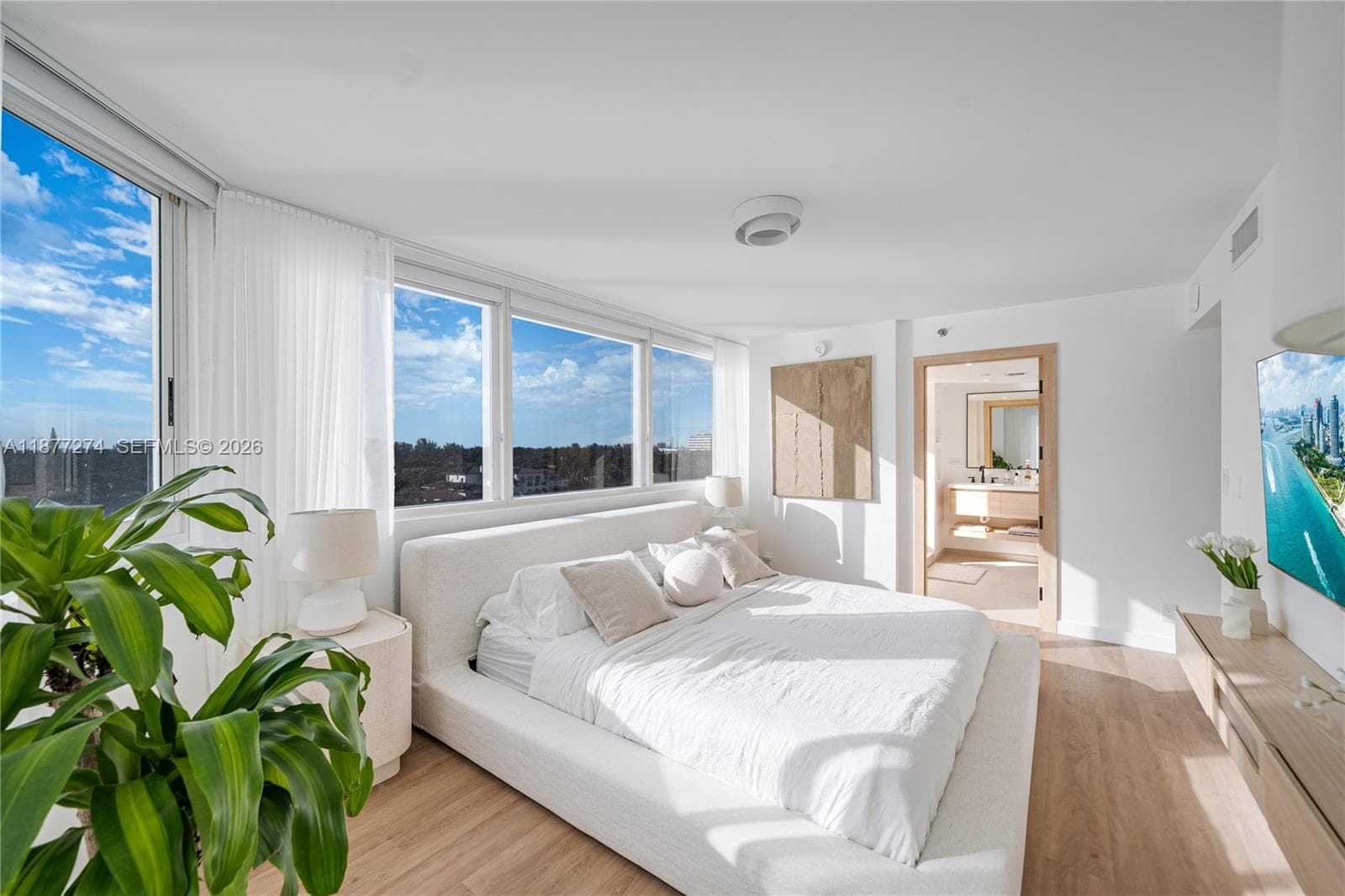 KING DAVID TOWERS CONDO · #704 in Miami Beach - Photo 4