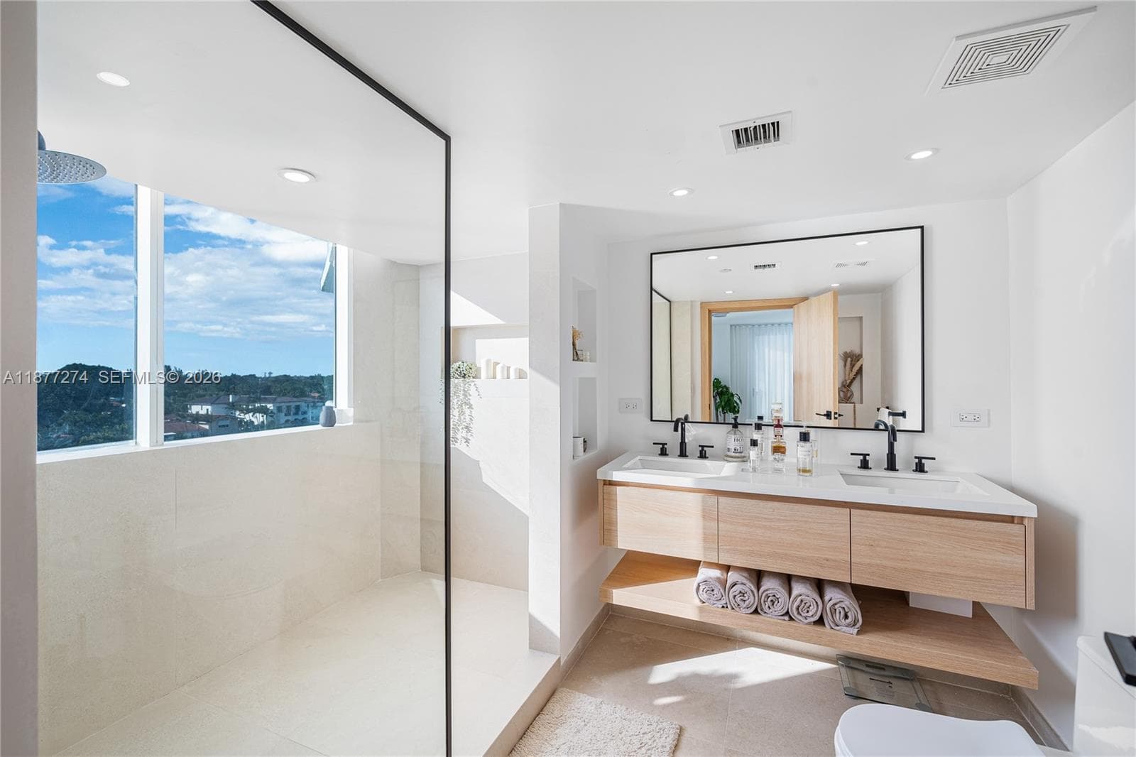 KING DAVID TOWERS CONDO · #704 in Miami Beach - Photo 25