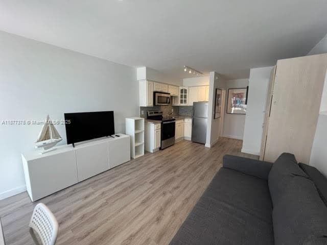 FRENCH LEAVE WEST CONDO · #17 in Lauderdale By The Sea - Photo 2