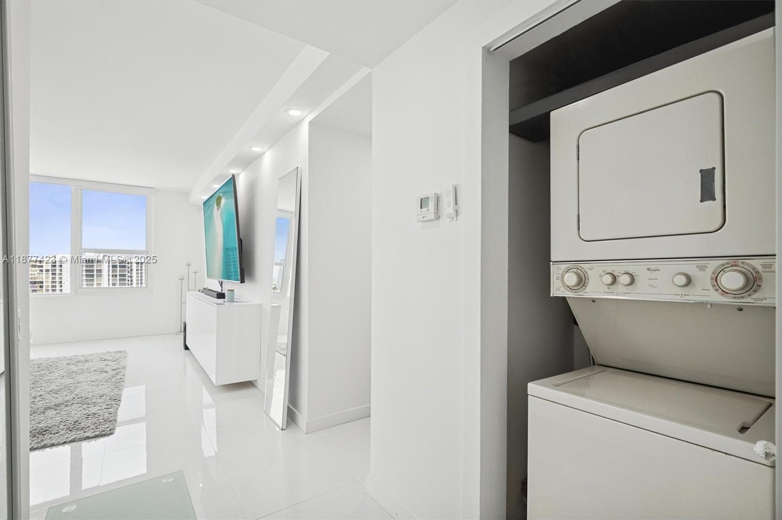 ALEXANDER TOWERS CONDO · #901 in Hollywood - Photo 18