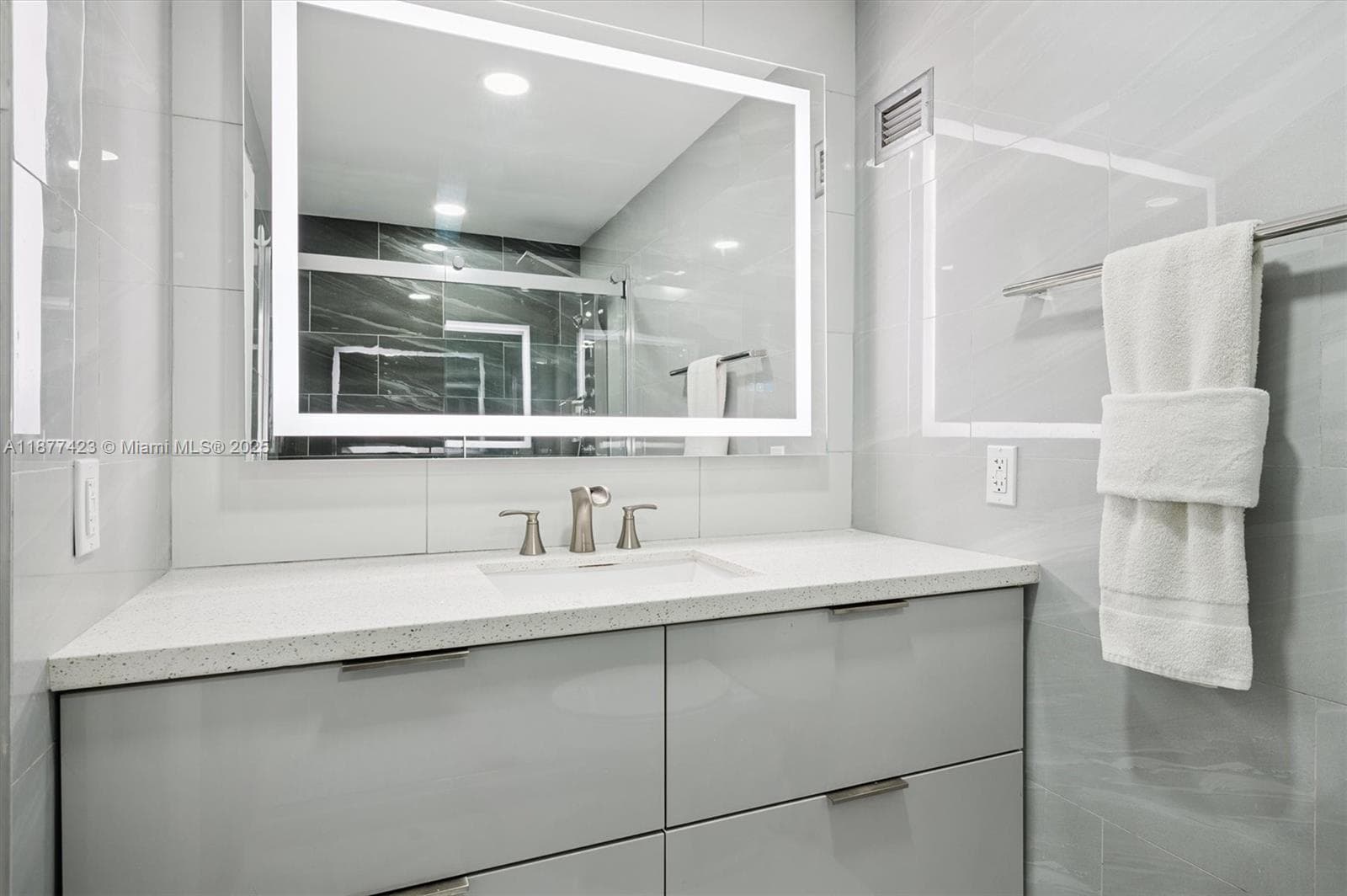 ALEXANDER TOWERS CONDO · #901 in Hollywood - Photo 15