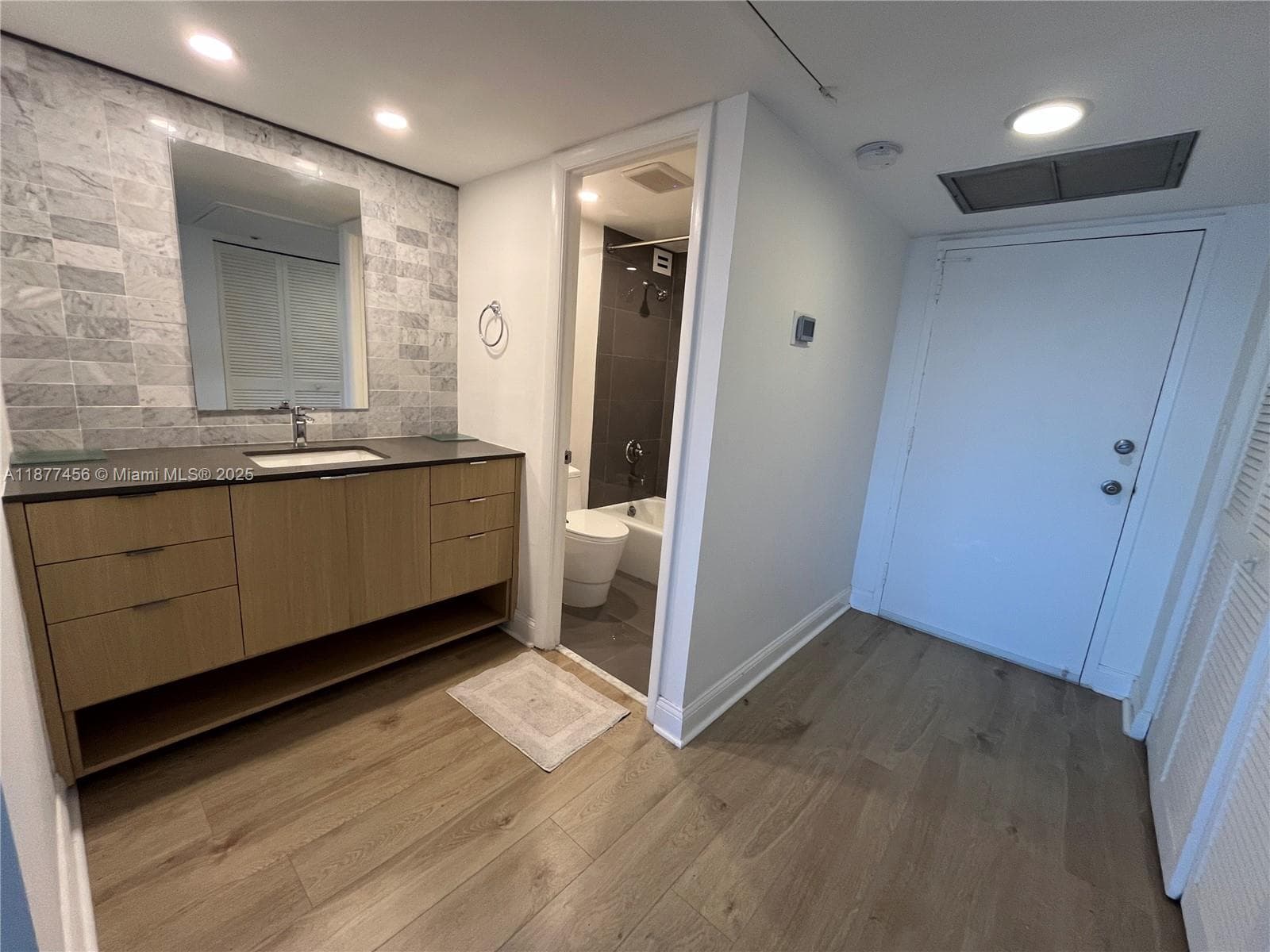 JOCKEY CLUB CONDO · #11A in Miami - Photo 3