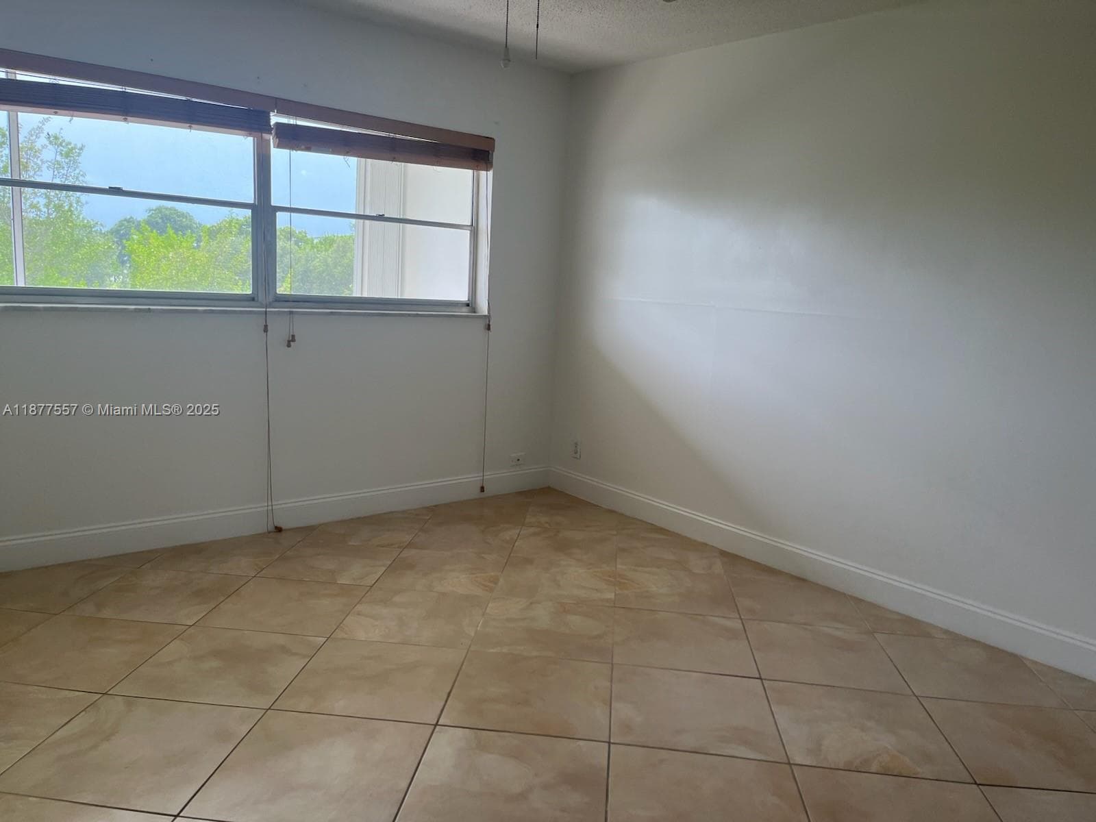 HILLCREST · #302 in Hollywood - Photo 15
