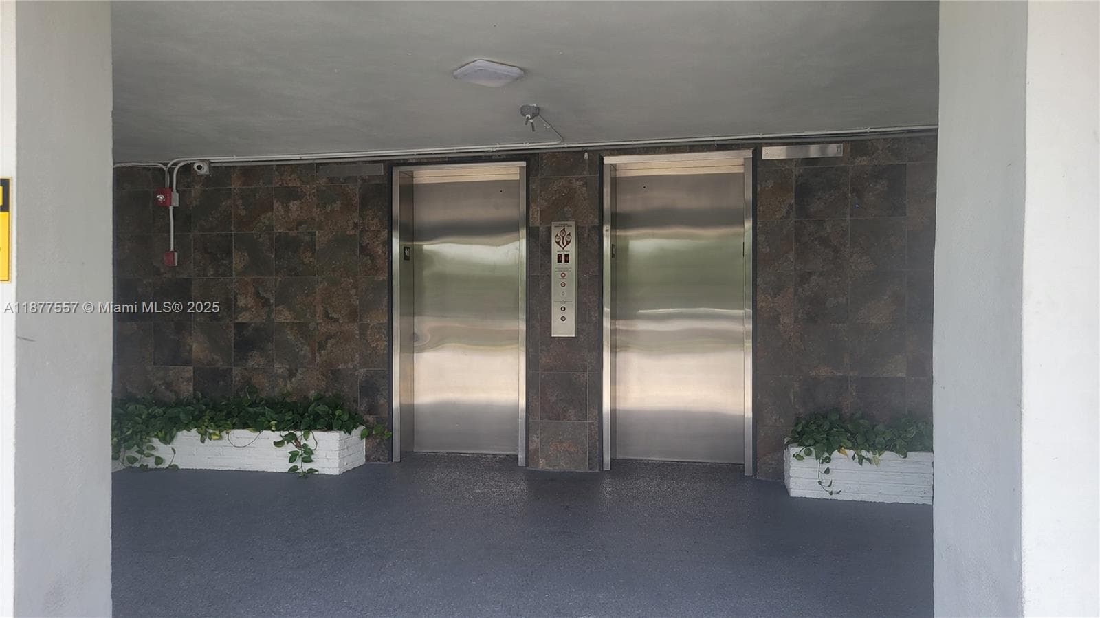 HILLCREST · #302 in Hollywood - Photo 4