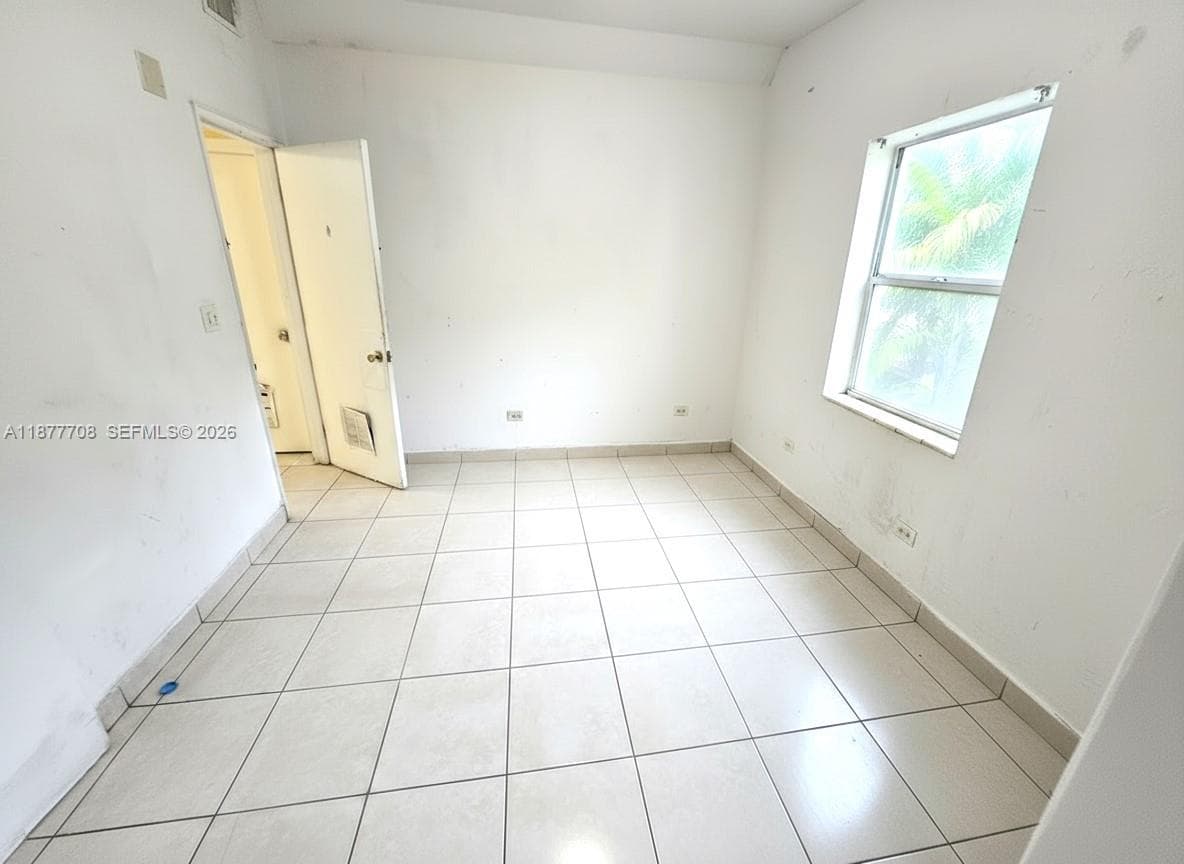 537 NW 20th Ave photo 6