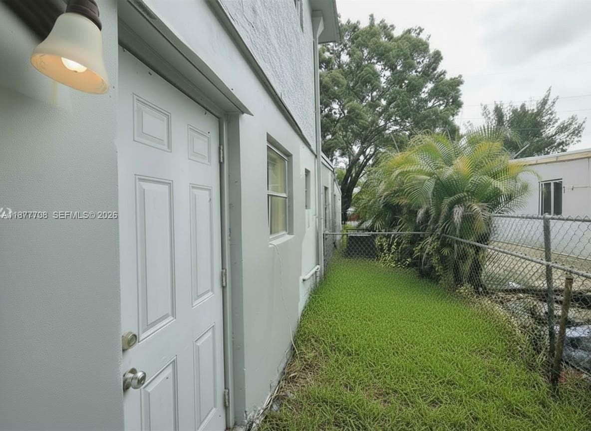 537 NW 20th Ave photo 13