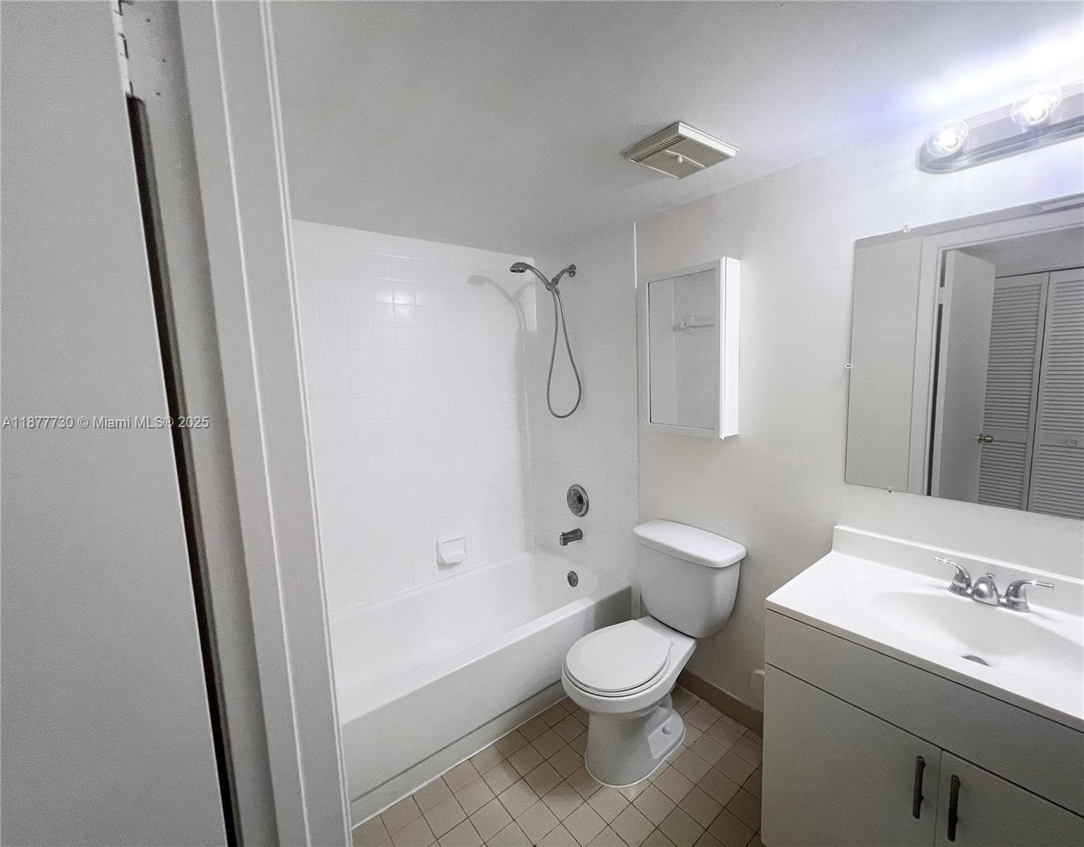 VILLAS AT LAKEVIEW CONDO · #102 in Fort Lauderdale - Photo 7