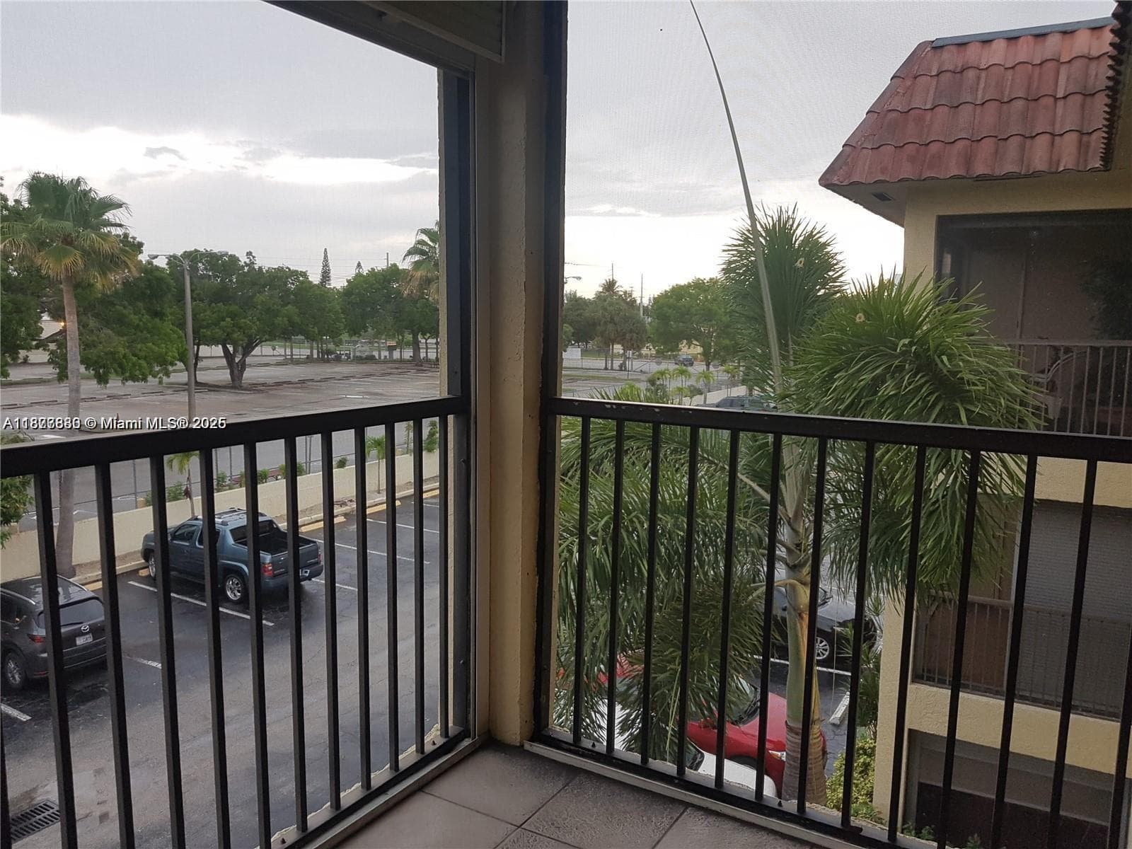 BARCELONA CONDO NORTH · #438 in Pompano Beach - Photo 14