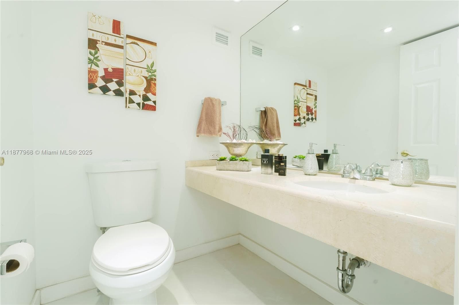Aquasol · #15T in Miami Beach - Photo 16