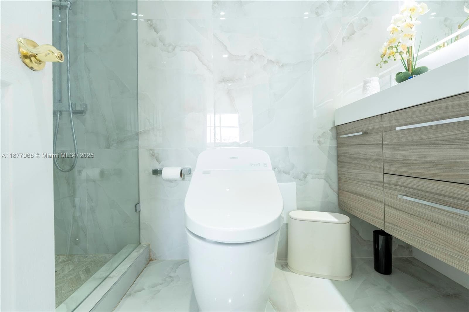Aquasol · #15T in Miami Beach - Photo 12