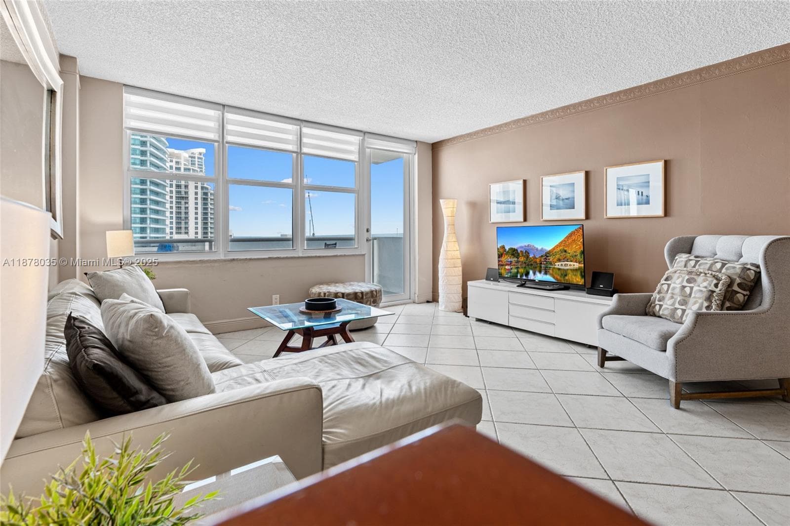 SEA AIR TOWERS CONDO · #1609 in Hollywood - Photo 24