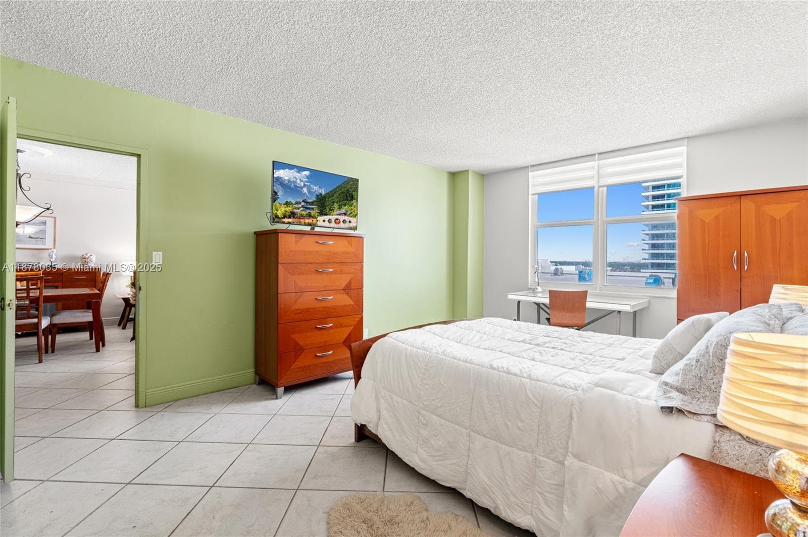 SEA AIR TOWERS CONDO · #1609 in Hollywood - Photo 37