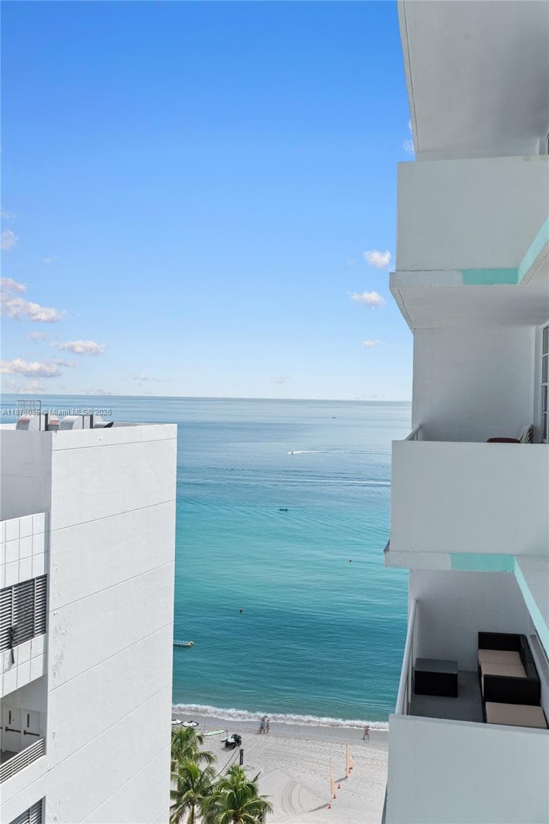SEA AIR TOWERS CONDO · #1609 in Hollywood - Photo 31
