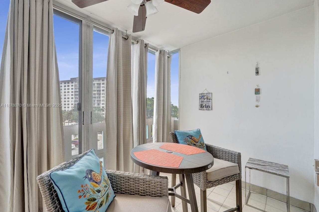HILLCREST · #403 in Hollywood - Photo 26