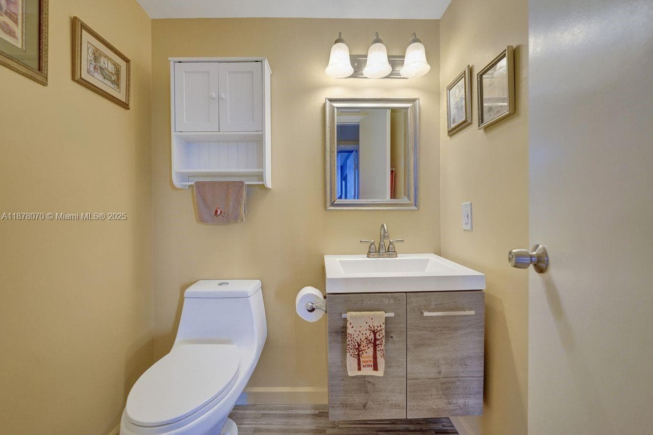 HILLCREST · #403 in Hollywood - Photo 22