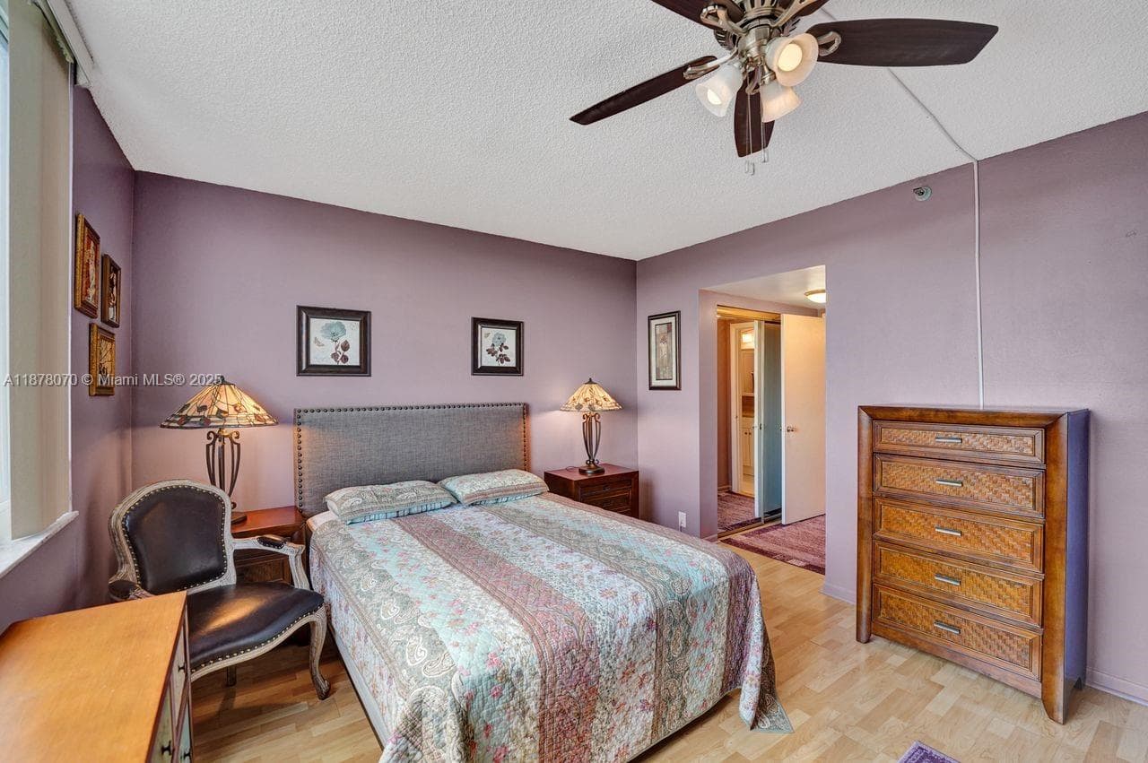 HILLCREST · #403 in Hollywood - Photo 30