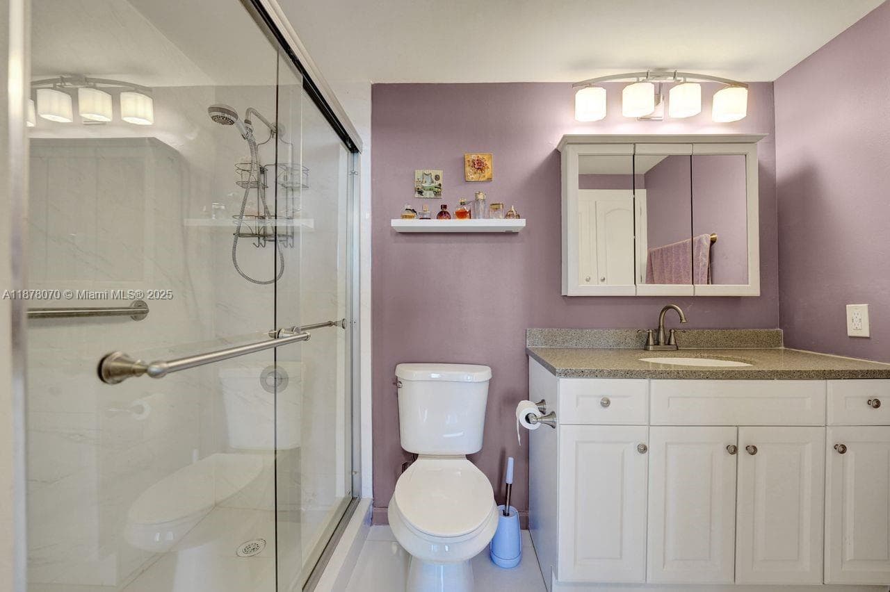 HILLCREST · #403 in Hollywood - Photo 34
