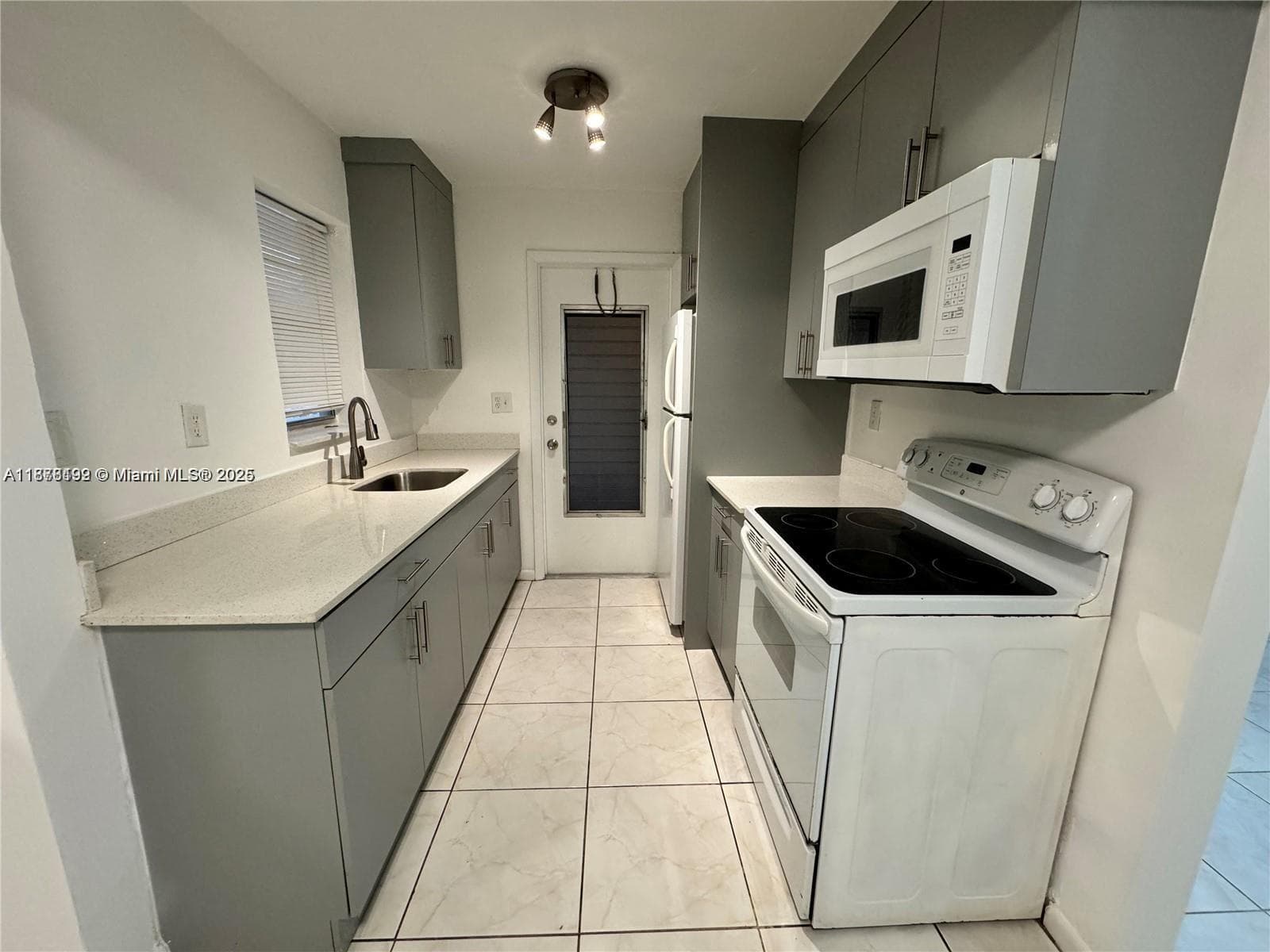 JEFFERSON CONDO · #205 in Hollywood - Photo 2