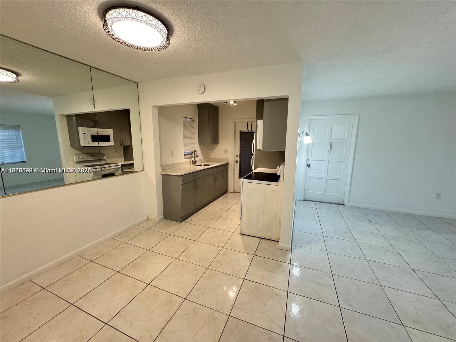 JEFFERSON CONDO · #205 in Hollywood - Photo 3