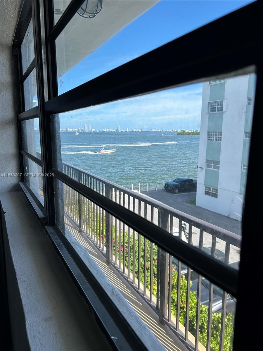 TUDOR HOUSE CONDOMINIUM · #20 in Miami - Photo 8
