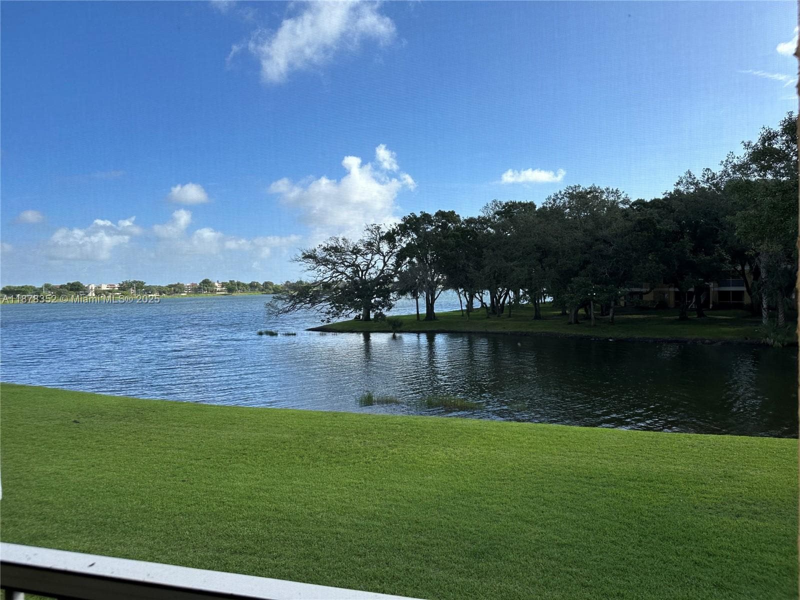 SAILBOAT POINTE CONDO · #2209 in Oakland Park - Photo 2