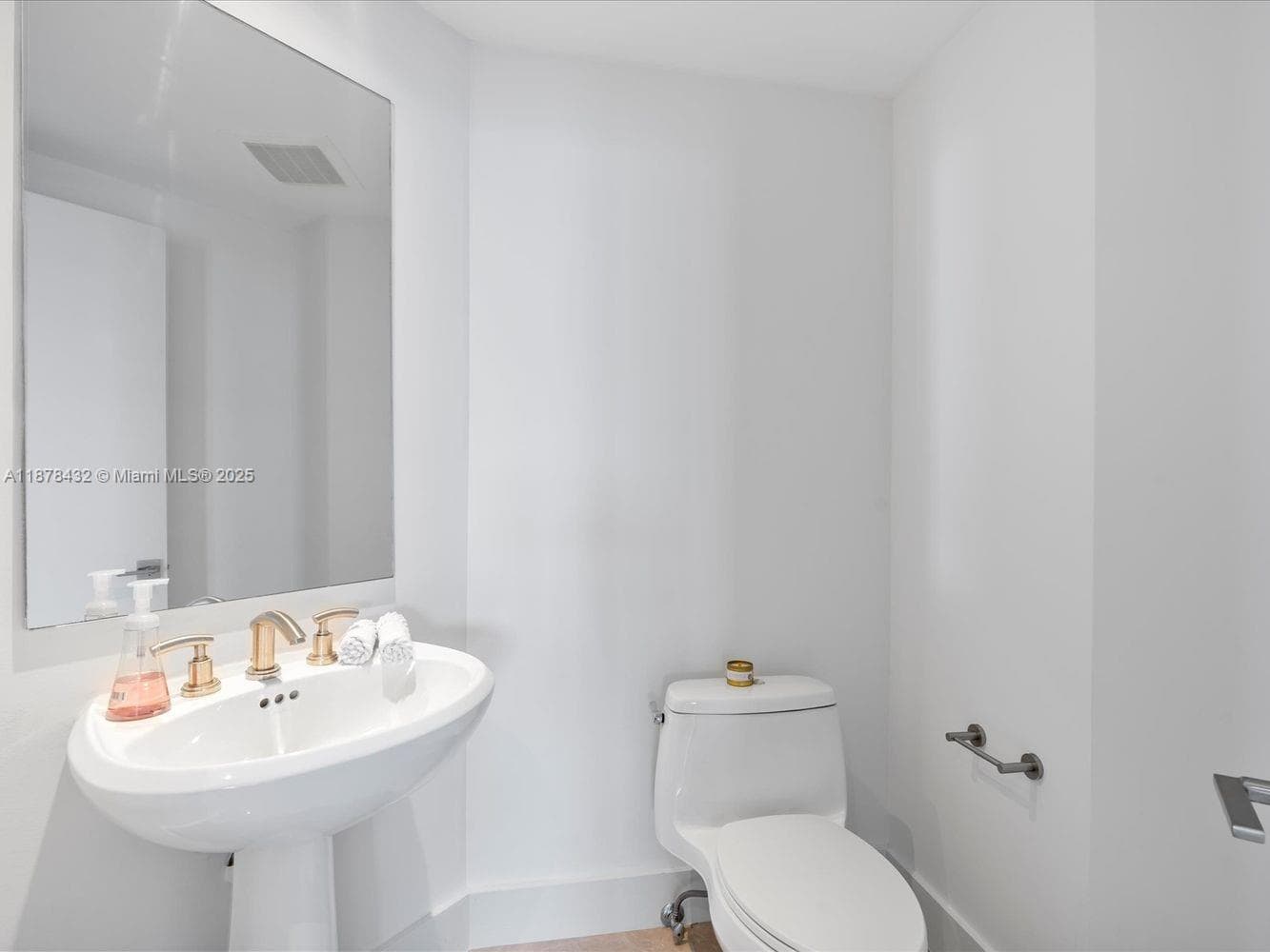 Jade Brickell · #1811 in Miami - Photo 26