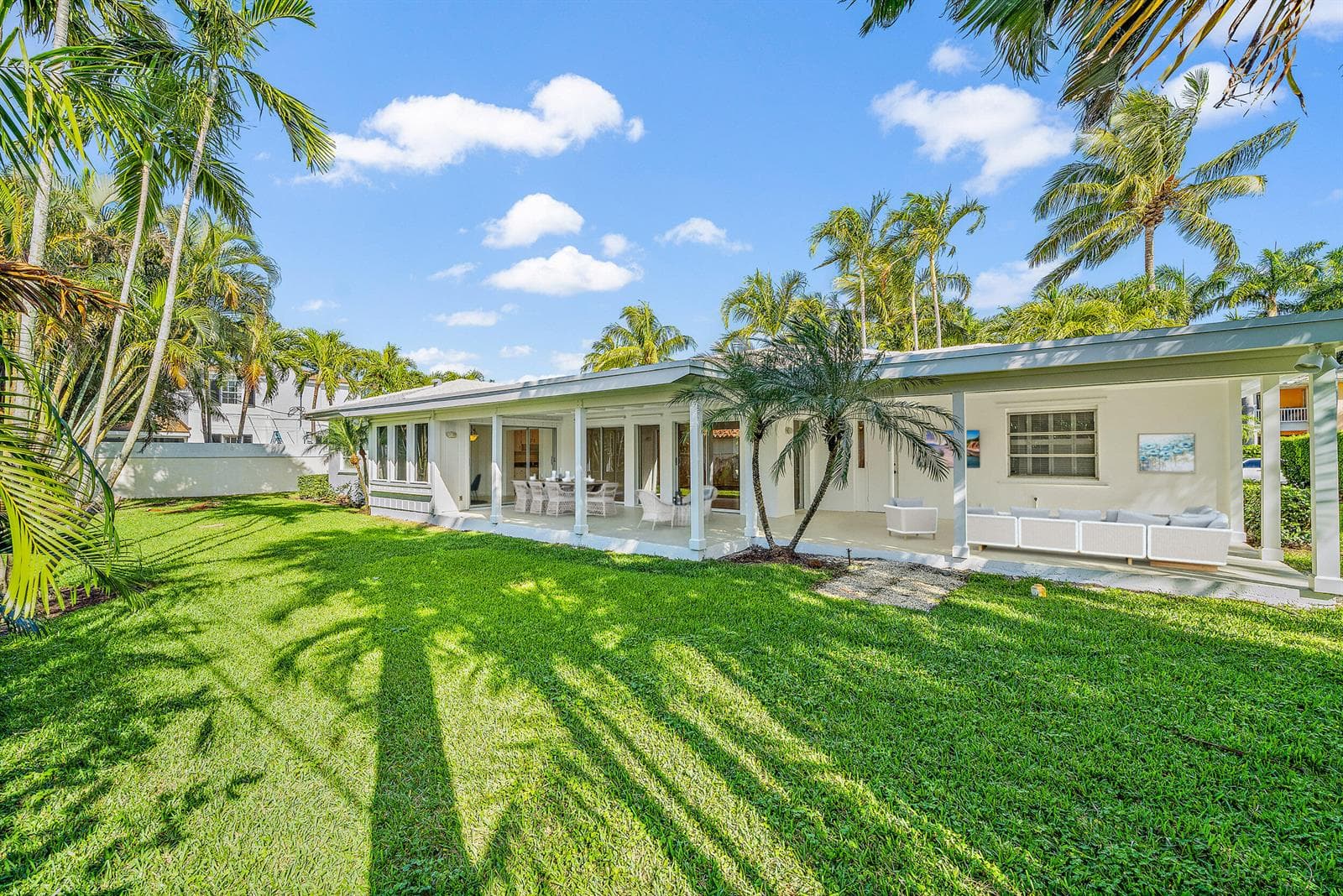 210 Russlyn Dr Staged-7