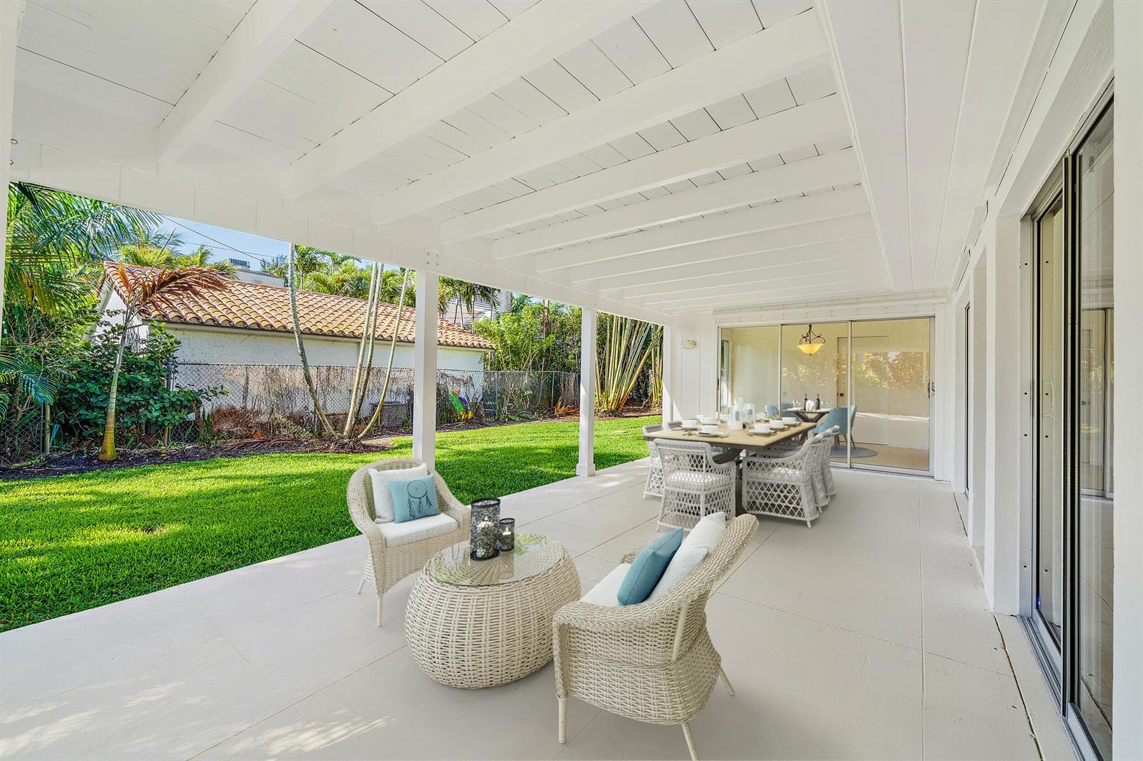 210 Russlyn Dr Staged-6