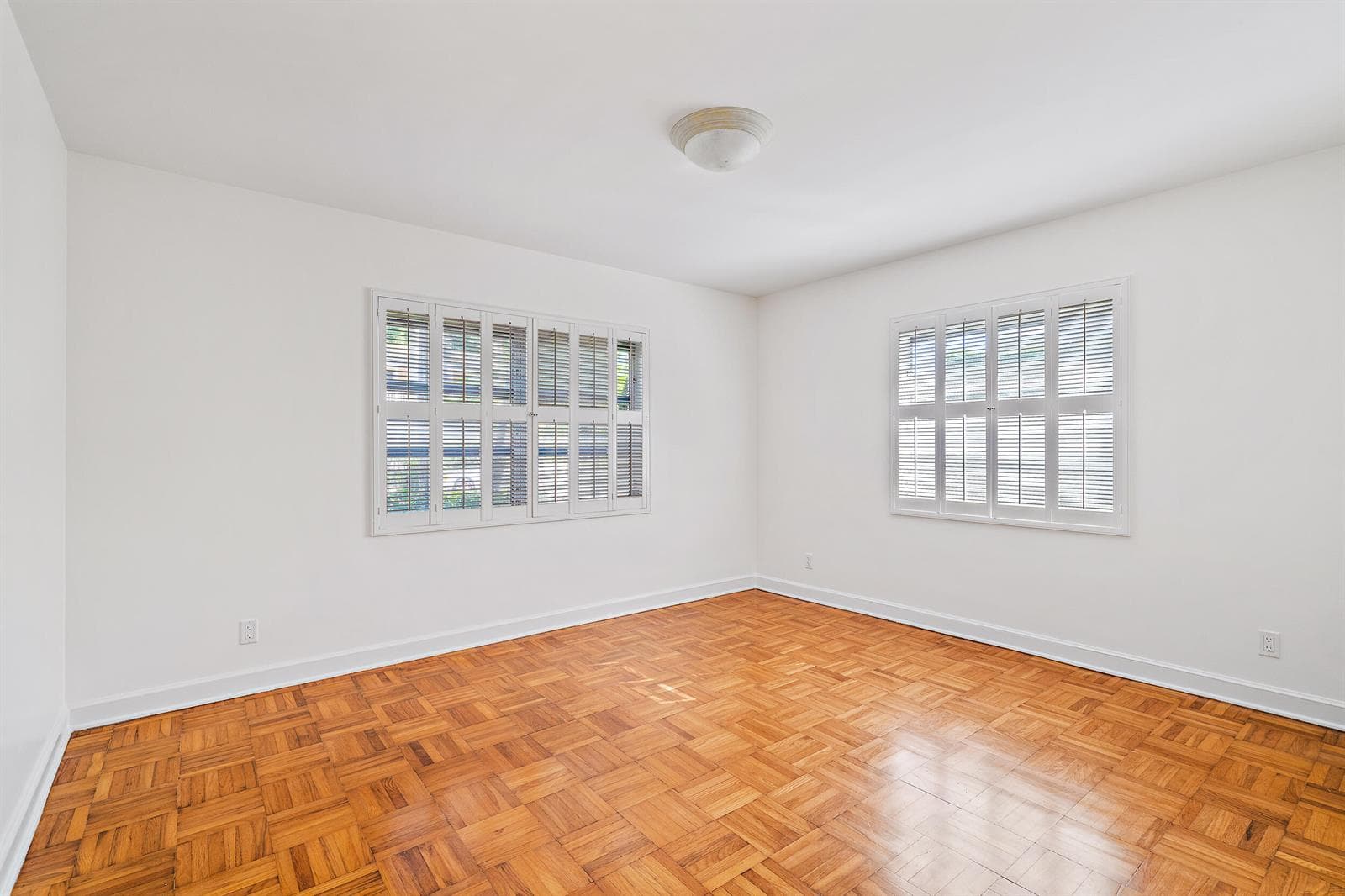 210 Russlyn Dr MLS-3