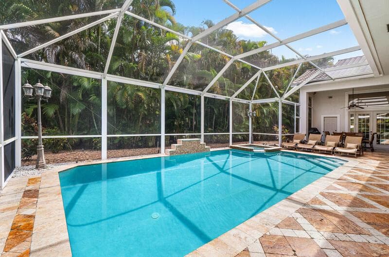 Screened heated Pool
