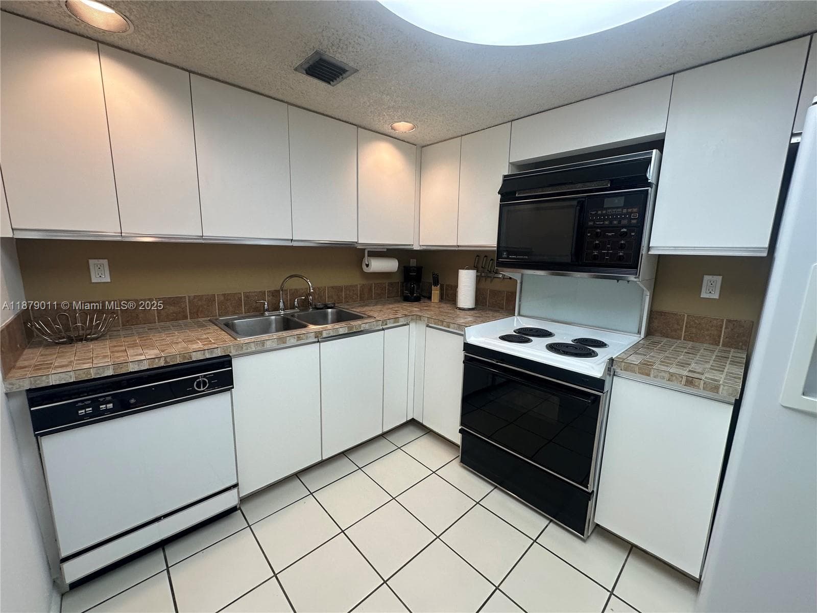 kitchen fully stocked