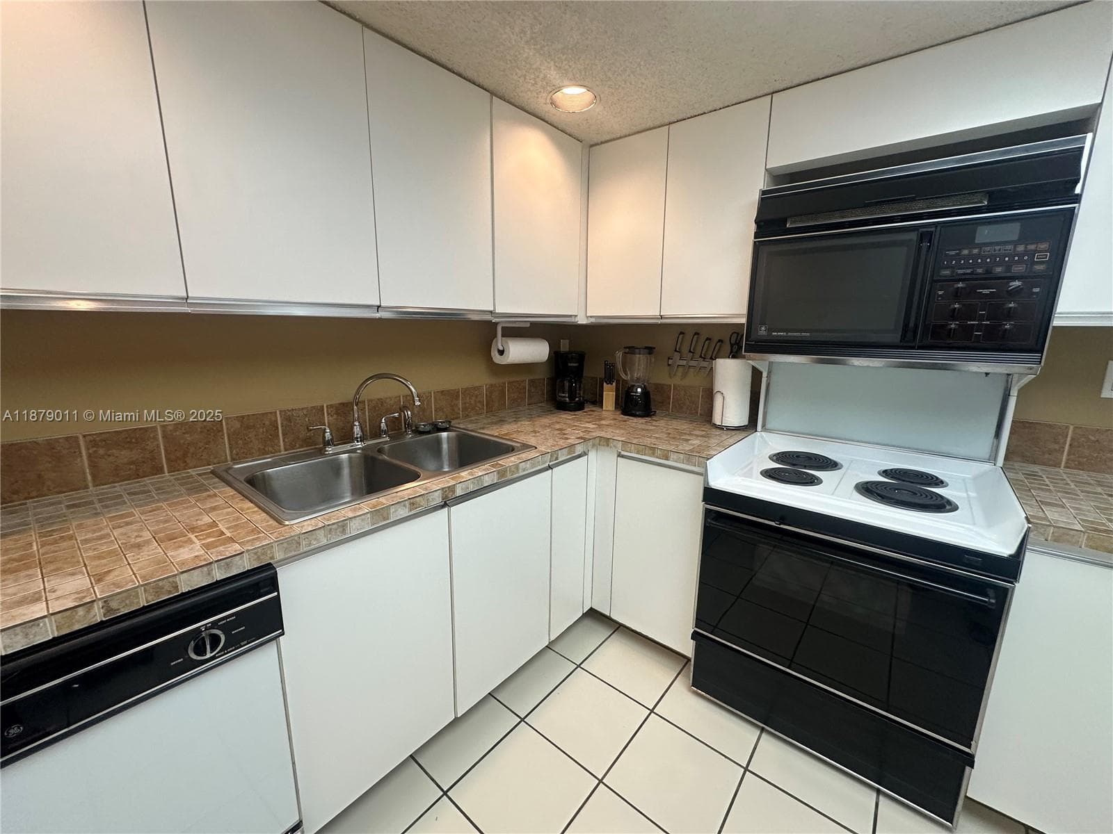 GALERIA CONDO · #302A in Miami Beach - Photo 8