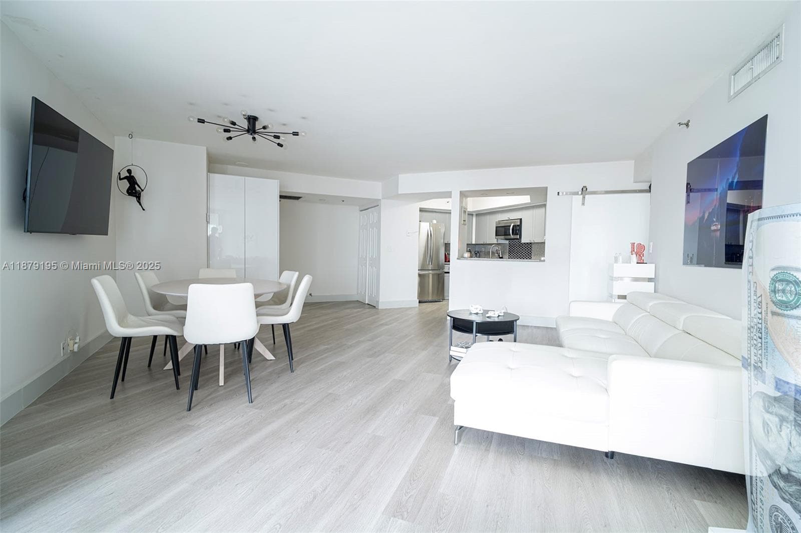 THE STERLING CONDO · #401 in Miami Beach - Photo 6