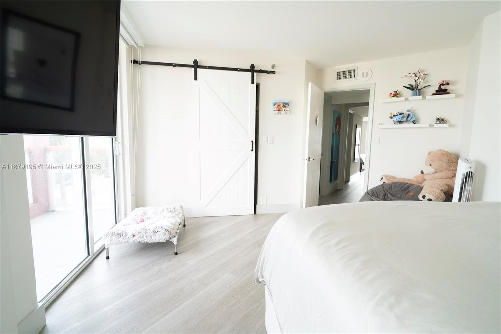 THE STERLING CONDO · #401 in Miami Beach - Photo 17