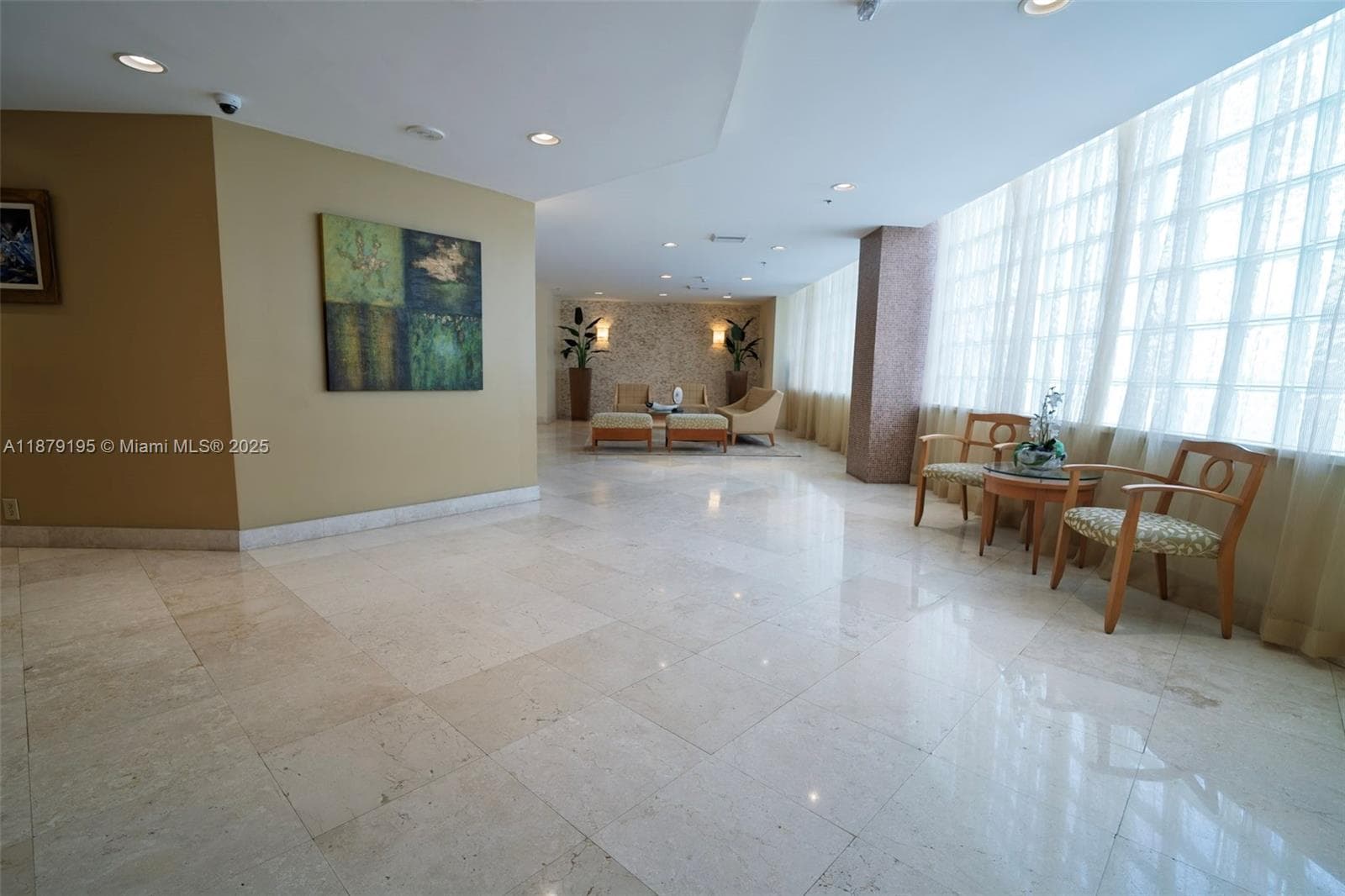 THE STERLING CONDO · #401 in Miami Beach - Photo 18