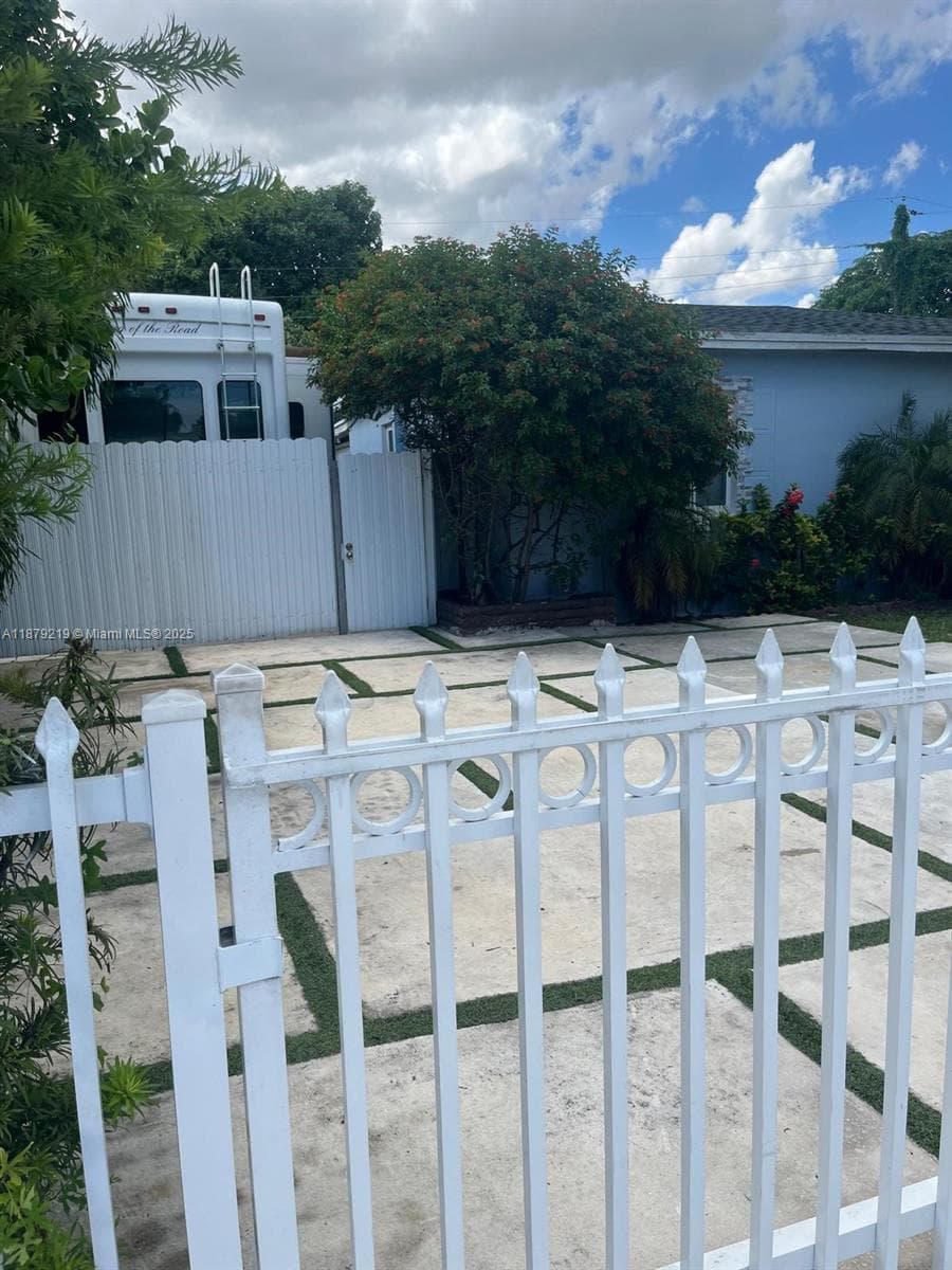 12950 NW 22nd Ave photo 31