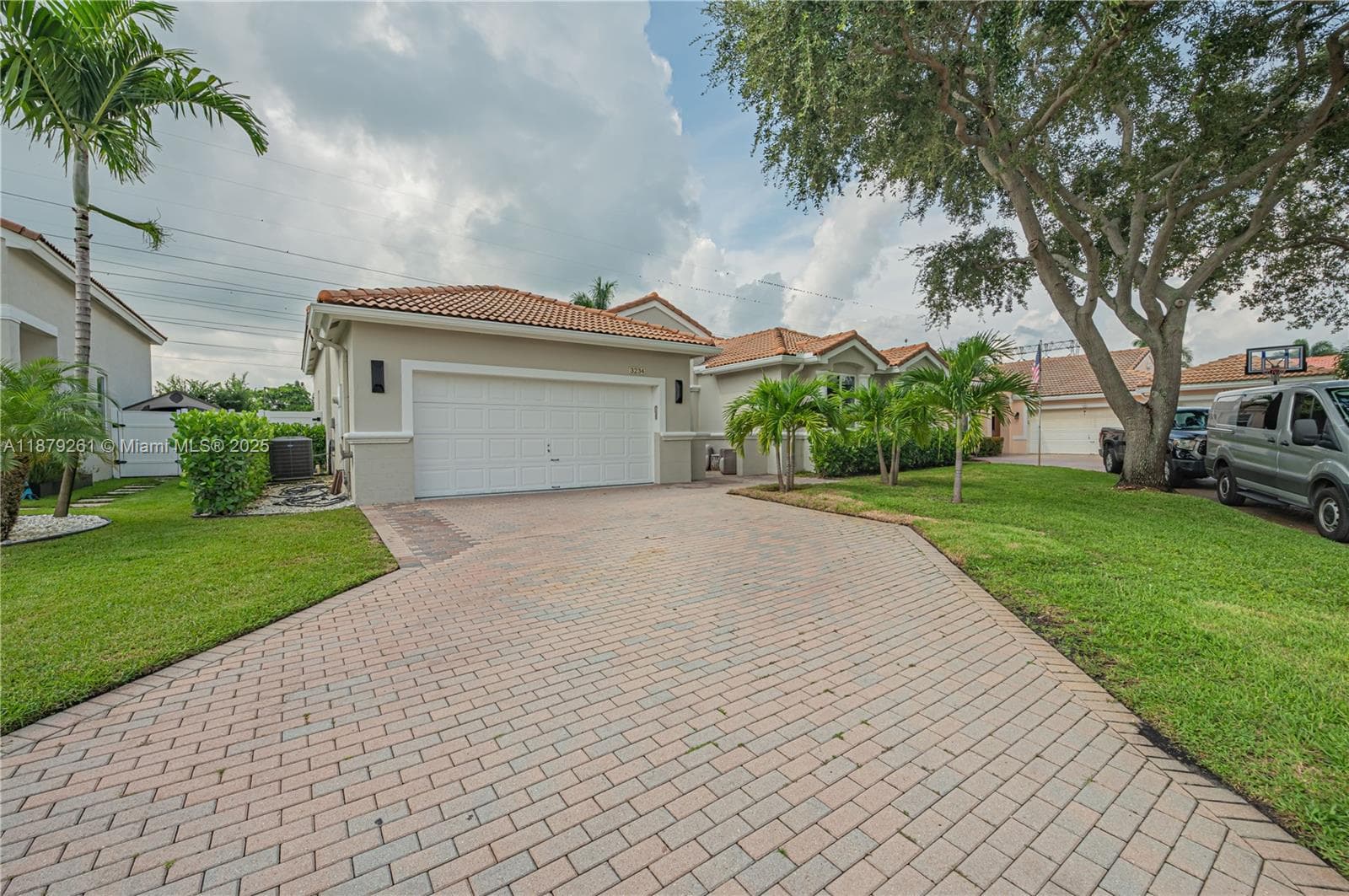 3234 SW 53rd Ct photo 3