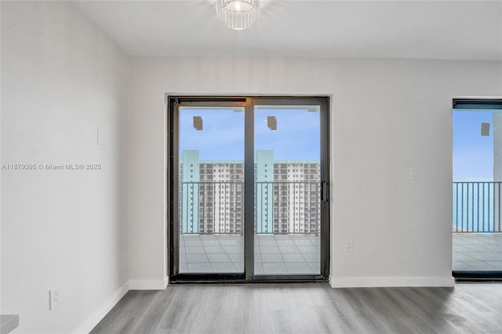 SUMMIT CONDO · #2509S PH in Hollywood - Photo 18