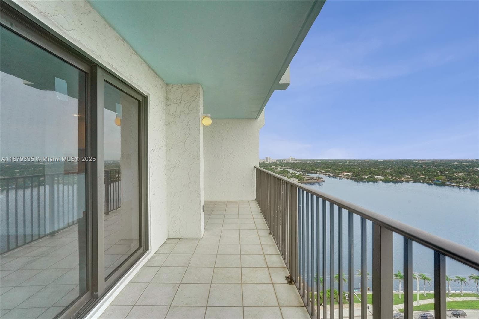 SUMMIT CONDO · #2509S PH in Hollywood - Photo 37