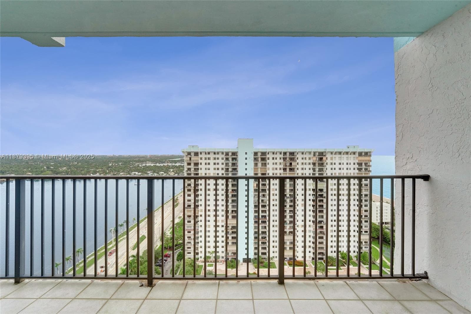 SUMMIT CONDO · #2509S PH in Hollywood - Photo 35