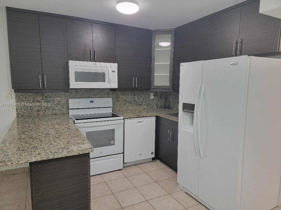 THE CASTILLE CONDO · #19 in Miami Beach - Photo 3
